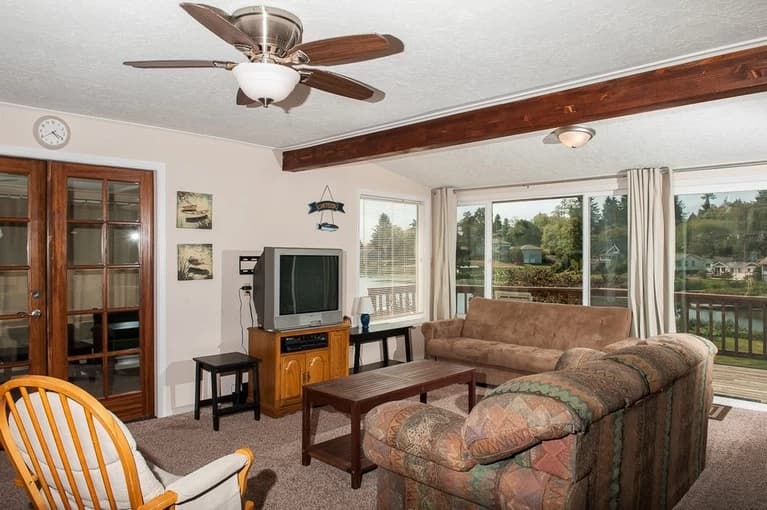 Lake Point Hideaway - Devil's Lake vacation rental in Lincoln City — photo 3