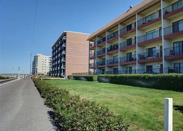 Seaside Beach Club Condos - Oceanfront on The Prom vacation rental in Seaside — photo 2
