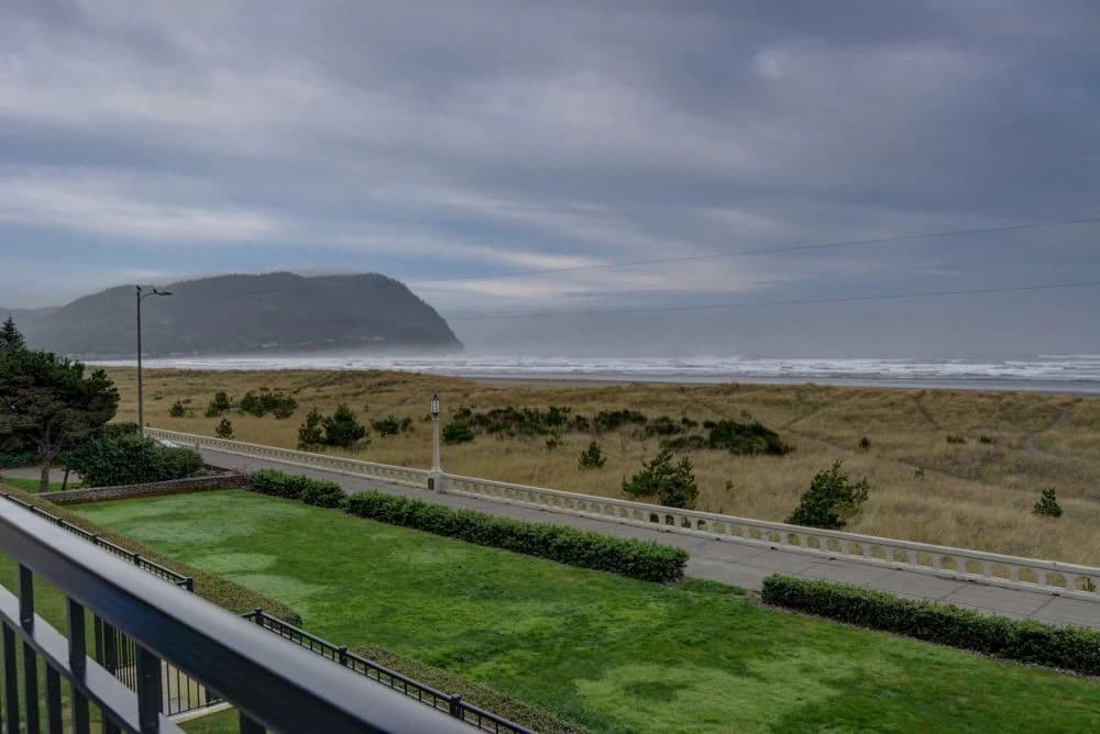 Seaside Beach Club Condos - Oceanfront on The Prom vacation rental in Seaside — photo 5