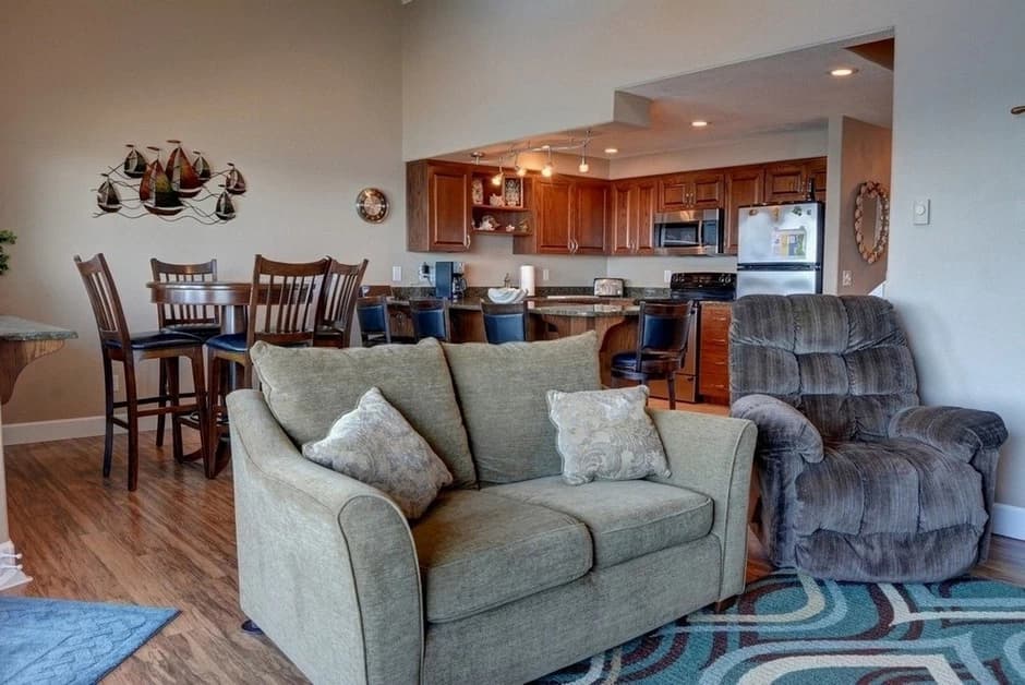 Bay Echo vacation rental in Depoe Bay — photo 2
