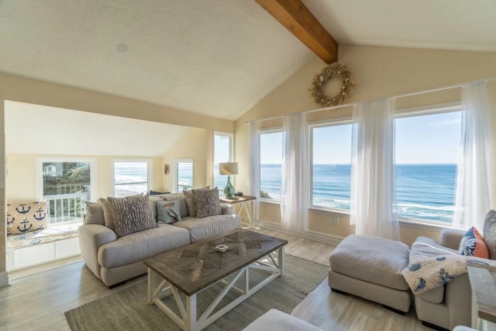 Pelicans Perch - Pet Friendly Oceanfront Luxury vacation rental in Neskowin — photo 3