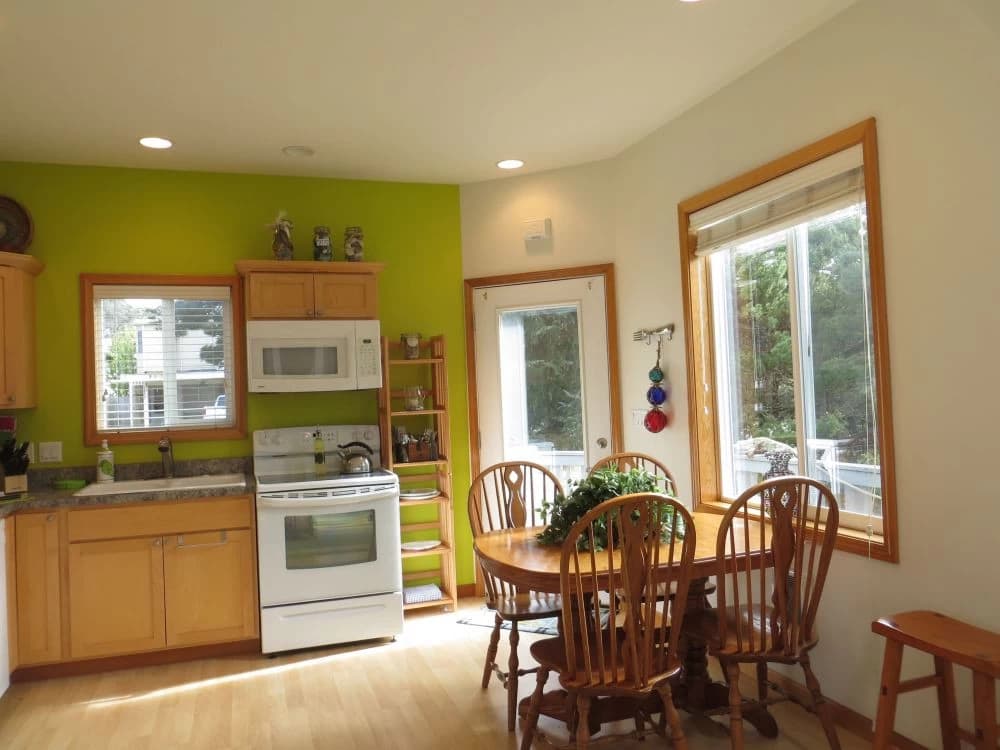 Y-Knot - 2 bedroom 2 bath walk to beach dog friendly vacation rental in Florence — photo 3
