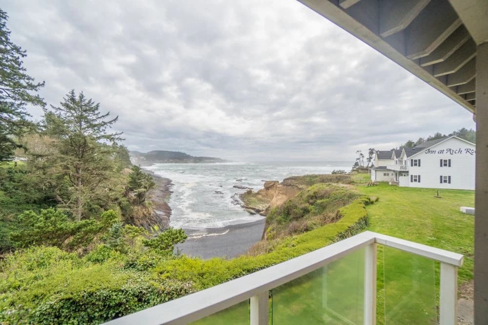 Admiral 3 - Oceanfront Condo vacation rental in Depoe Bay — photo 3