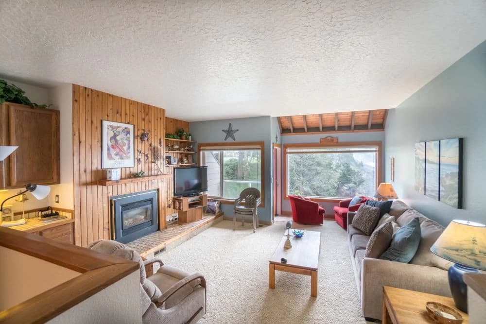 Admiral 3 - Oceanfront Condo vacation rental in Depoe Bay — photo 4