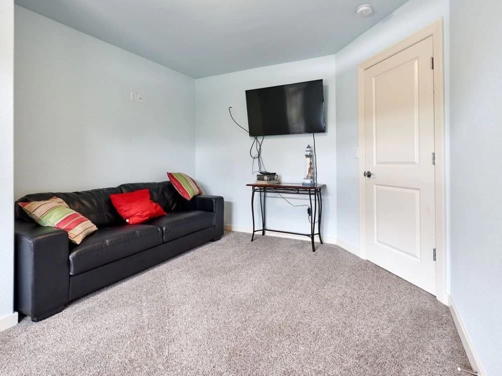 Lincoln Beach Retreat - SwimSpa, Game Room, 10 Bedrooms vacation rental in Lincoln Beach — photo 5