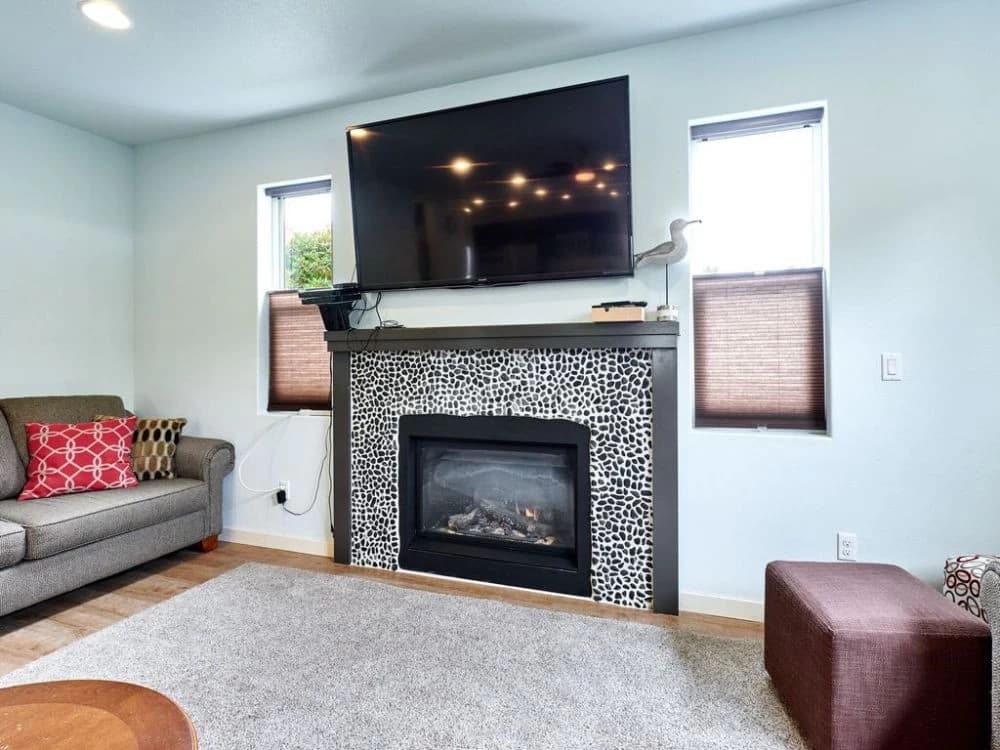 Surfers Beach Retreat - SwimSpa, 10+ Bedrooms vacation rental in Lincoln Beach — photo 3