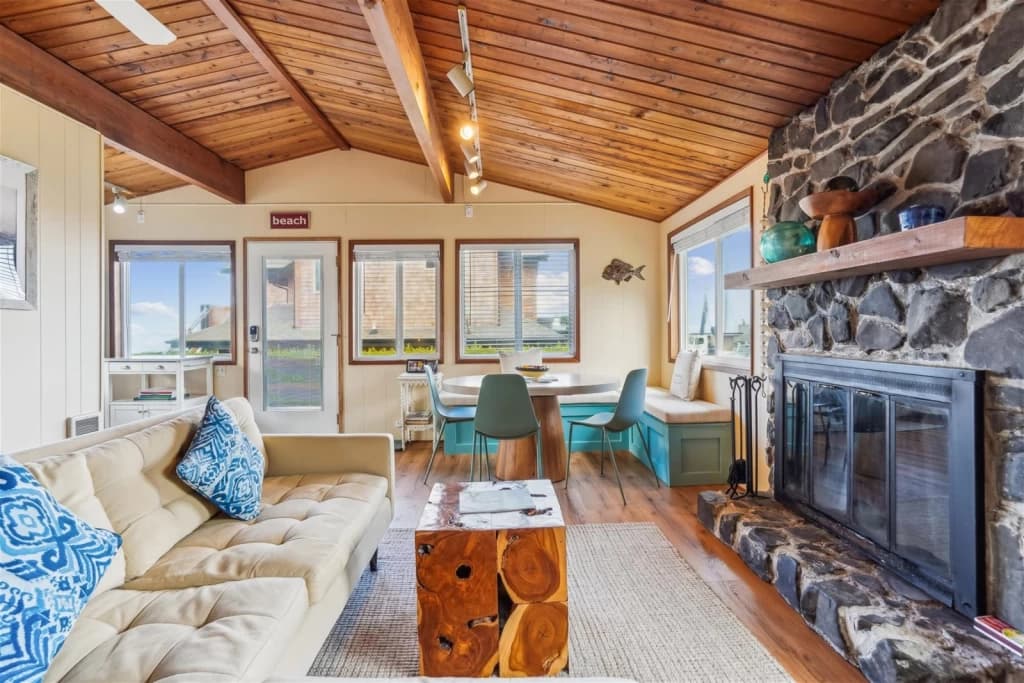 Little Caper - Newly Renovated! 1-Block to the Beach vacation rental in Arch Cape — photo 2