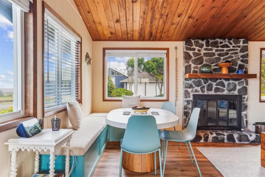 Little Caper - Newly Renovated! 1-Block to the Beach vacation rental in Arch Cape — photo 3
