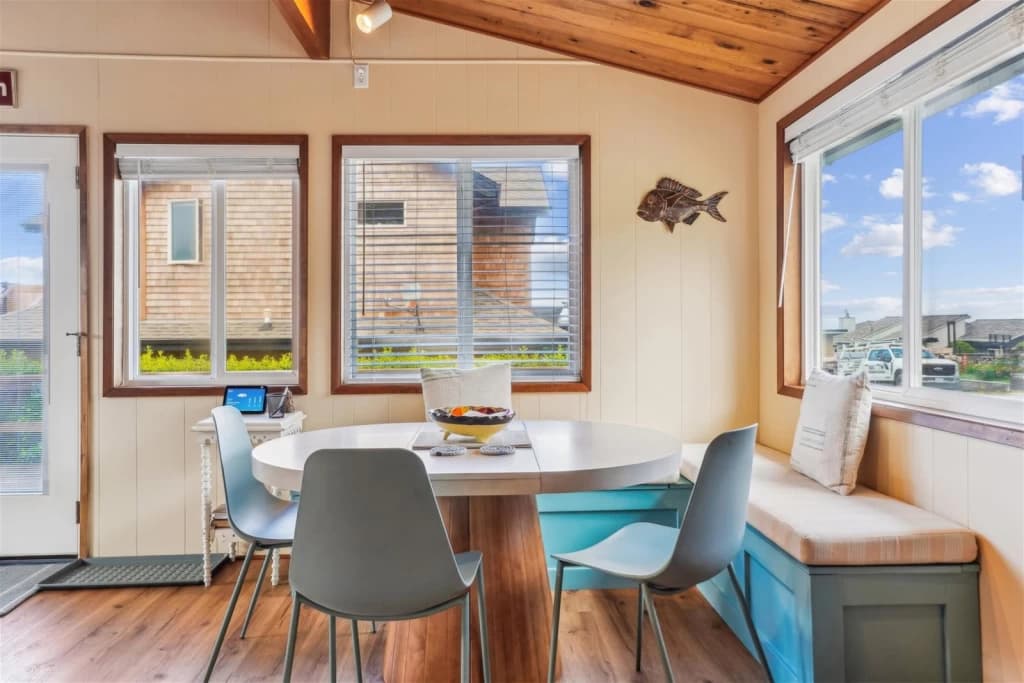 Little Caper - Newly Renovated! 1-Block to the Beach vacation rental in Arch Cape — photo 5