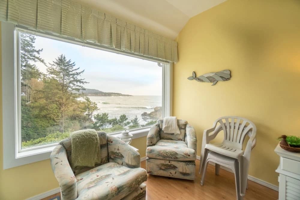 Salt Therapy - Spectacular Cliffside Views vacation rental in Depoe Bay — photo 3