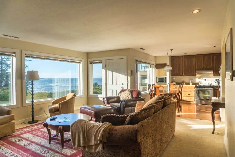 Commodore 1 - Great for Couples vacation rental in Depoe Bay — photo 2