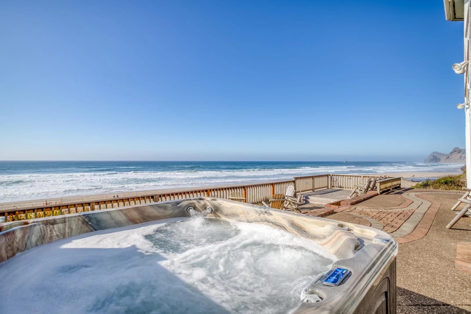 Sandecastle - Roads End, Hot Tub, Game Room — main photo