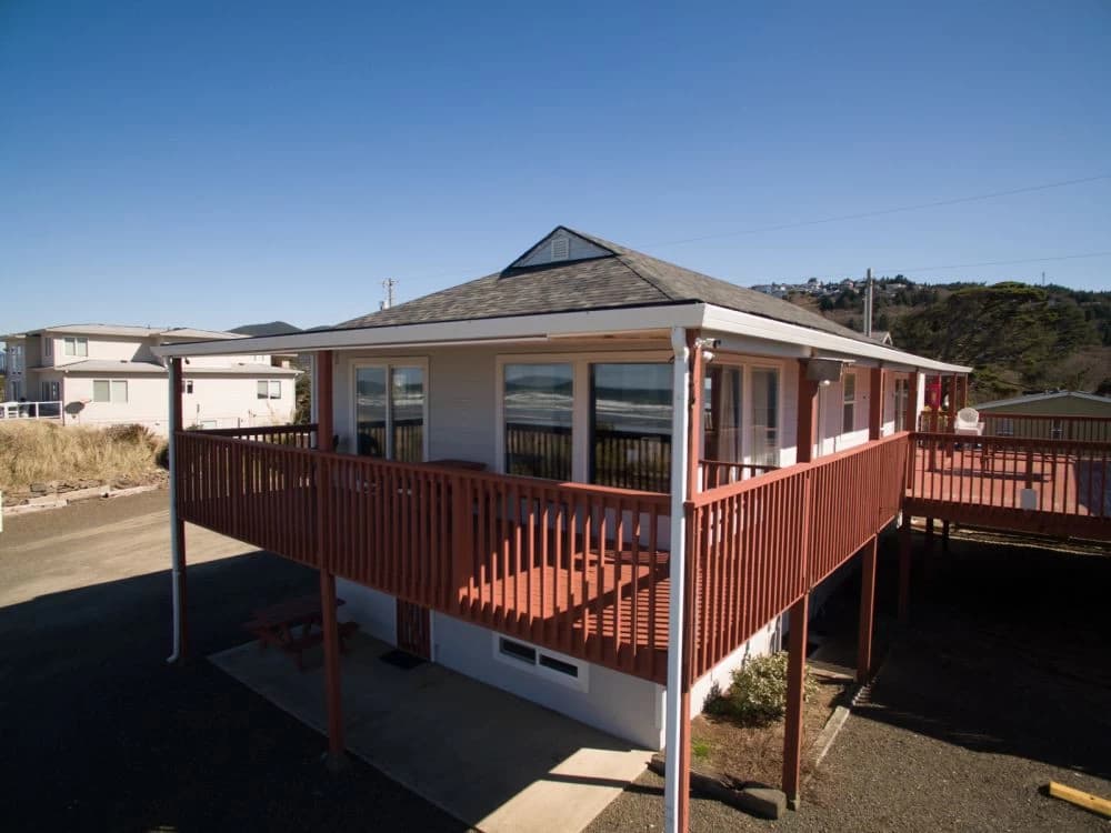 Getaway Oceanfront Lodging vacation rental in Rockaway Beach — photo 2