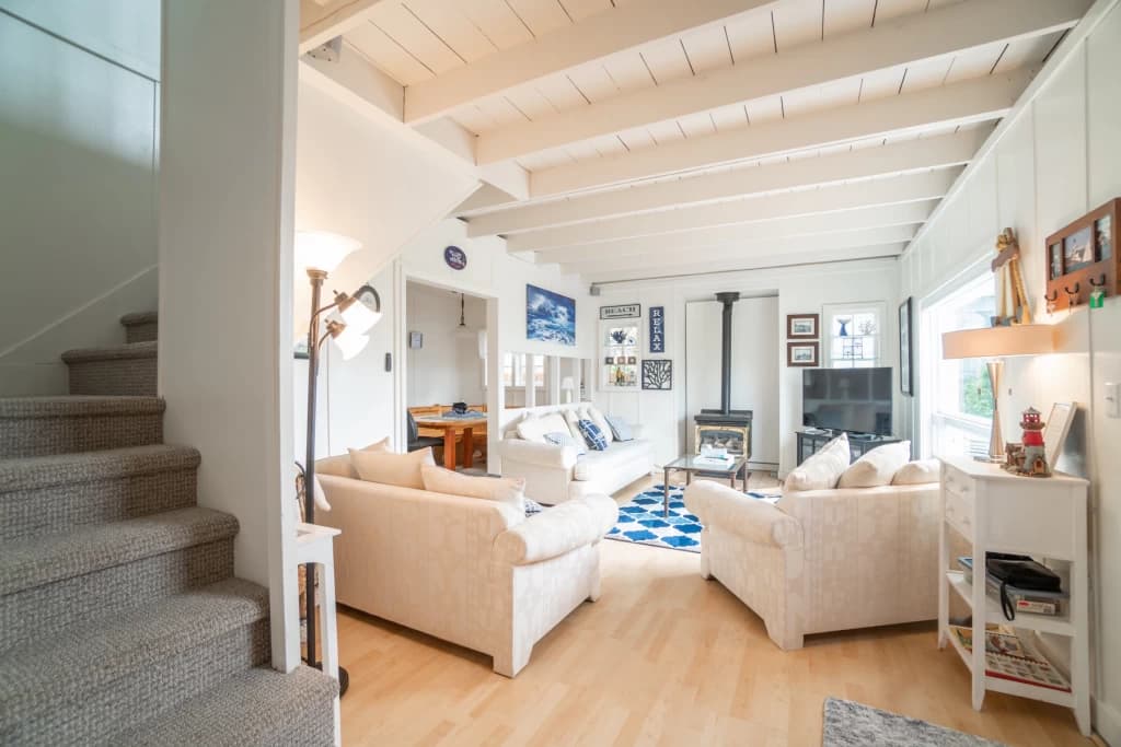 Coral Cottage vacation rental in Depoe Bay — photo 4