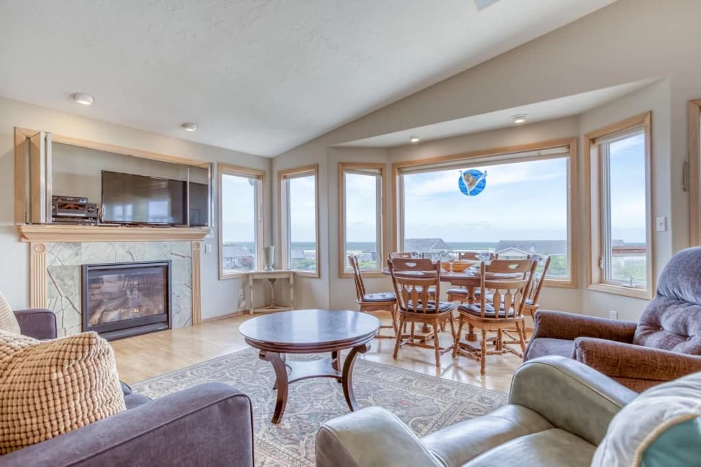 Lea House vacation rental in Waldport — photo 4