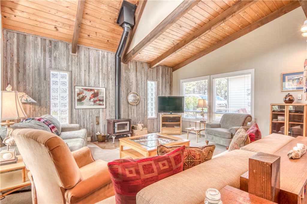Kami's Beach House vacation rental in Neskowin — photo 5