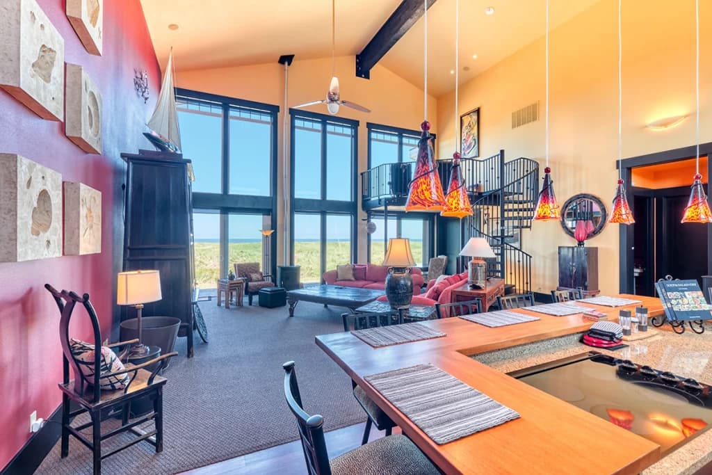 Castle of Westeros vacation rental in Ocean Park — photo 4