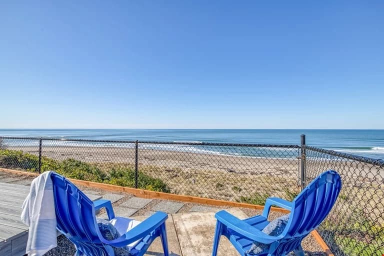 Pacific Drift - Hot Tub, Game Room vacation rental in Lincoln City — photo 3