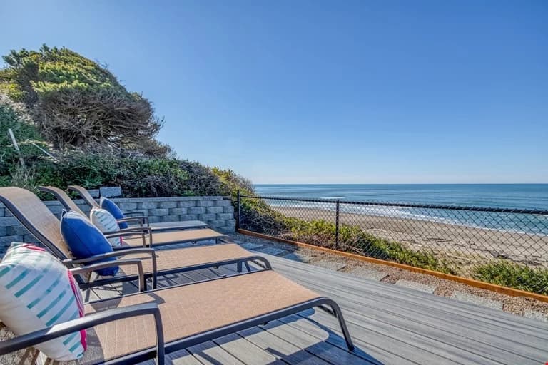 Pacific Drift - Hot Tub, Game Room vacation rental in Lincoln City — photo 4