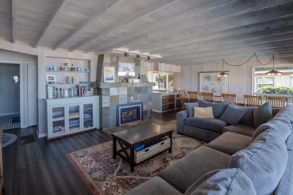 Sea Perch - Hot Tub, Game Room, EV Charger, Roads End vacation rental in Lincoln City — photo 5
