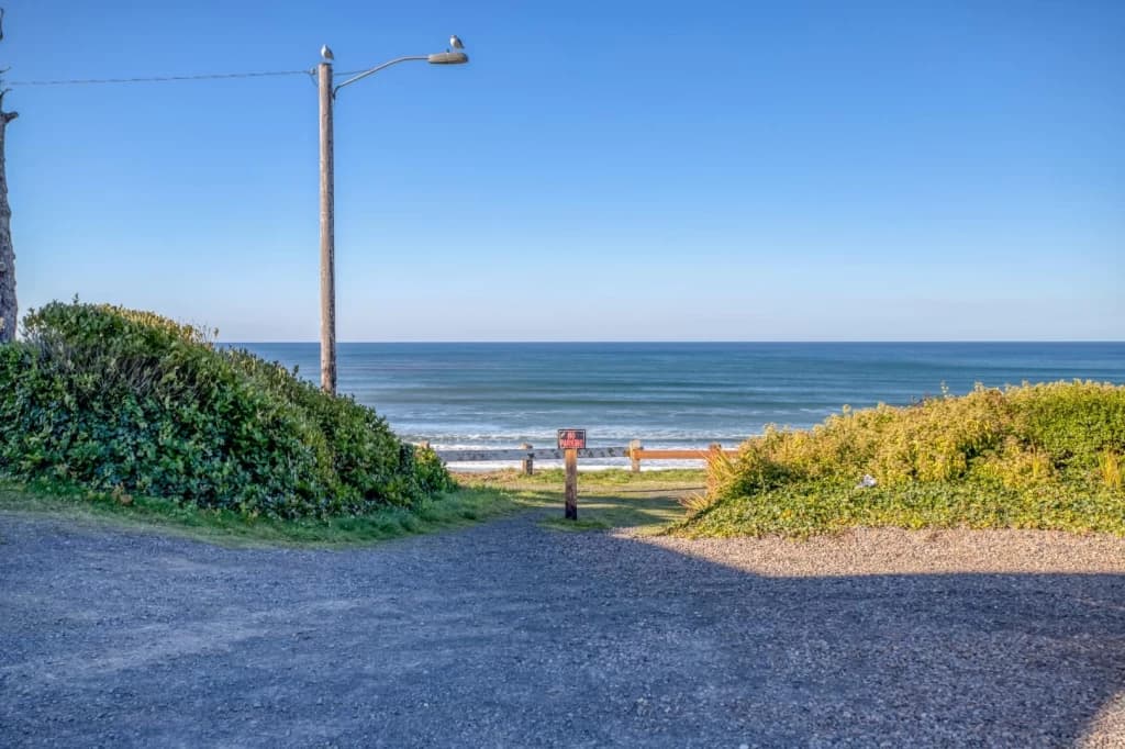 Nye Beach Nest vacation rental in Newport — photo 2