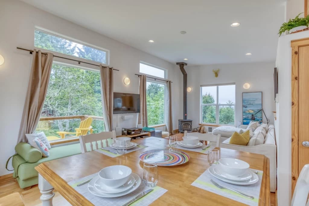 Modern Manzanita Retreat - Hot Tub, Dog Friendly vacation rental in Nehalem — photo 3