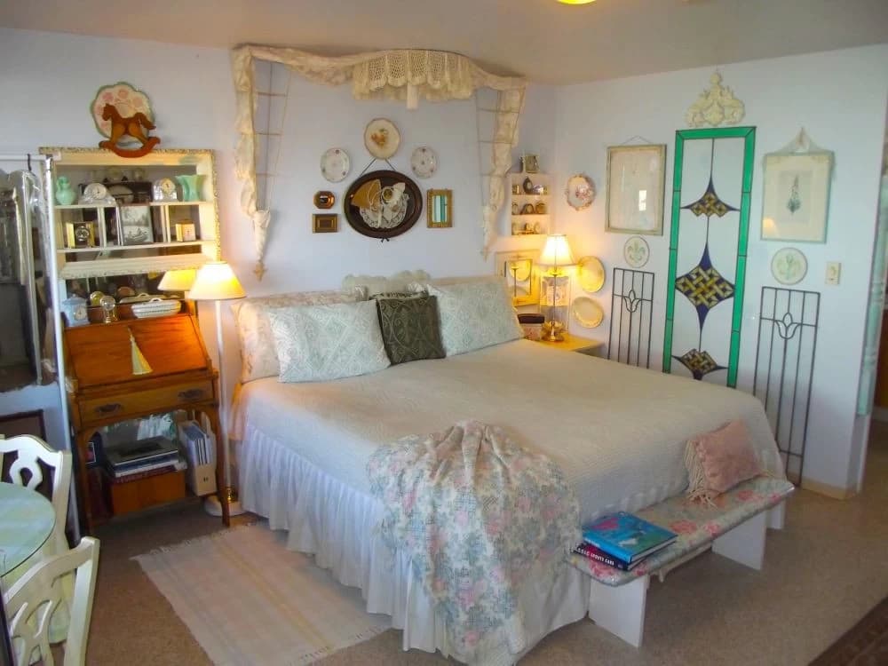 King Size Bed in #1 Studio Suite