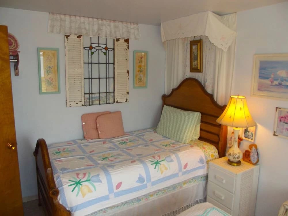 3/4 Bed (2 beds in #2 Bedroom)
