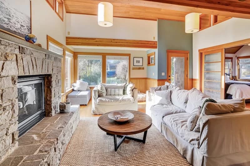 Salal Bungalow - Pet Friendly, Fenced Yard vacation rental in Cannon Beach — photo 3