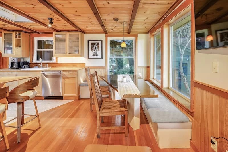 Salal Bungalow - Pet Friendly, Fenced Yard vacation rental in Cannon Beach — photo 4