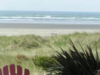 Beach Bum Inn - ON the Beach - Hot Tub & Fireplace vacation rental in Moclips — photo 4