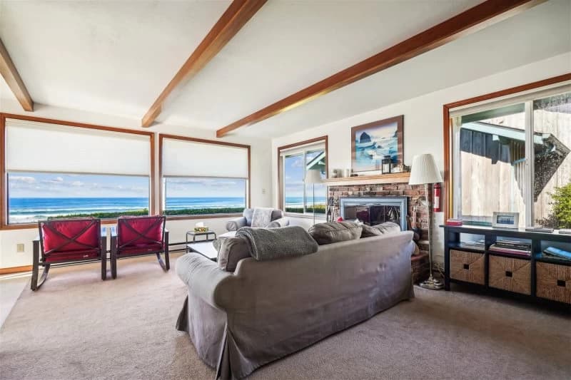 Falcon Getaway - New Oceanfront Listing! vacation rental in Arch Cape — photo 4