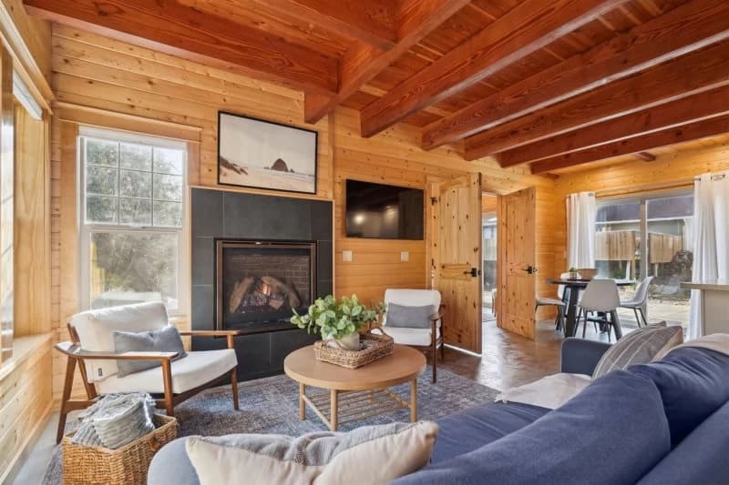 Driftwood Cottage - New, Walk to Everything! vacation rental in Cannon Beach — photo 2