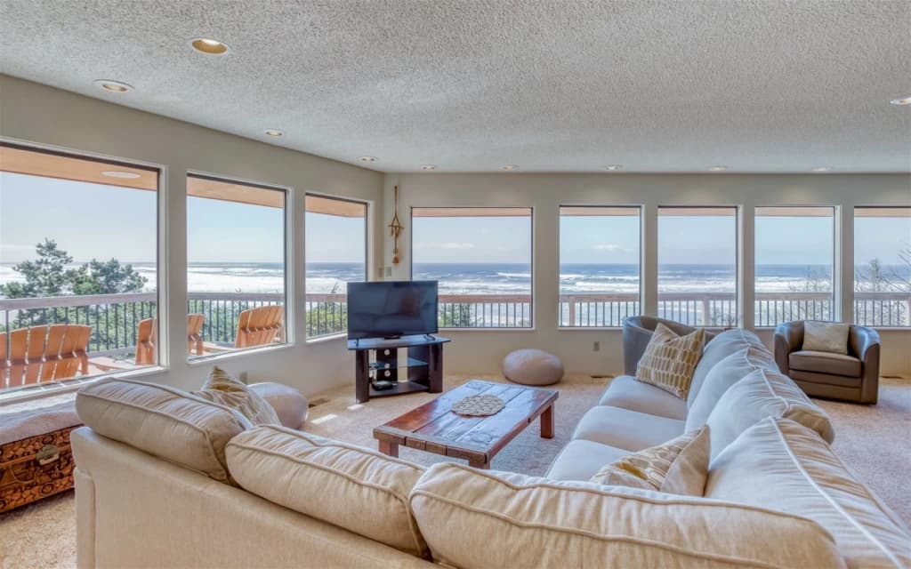 Paradise View - New Listing! Hot Tub with a View vacation rental in Cannon Beach — photo 3