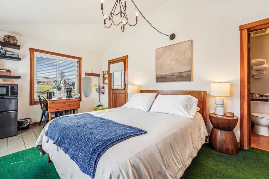 The Harrison Inn* Studio - New Listing, Walk to Everything! vacation rental in Cannon Beach — photo 2