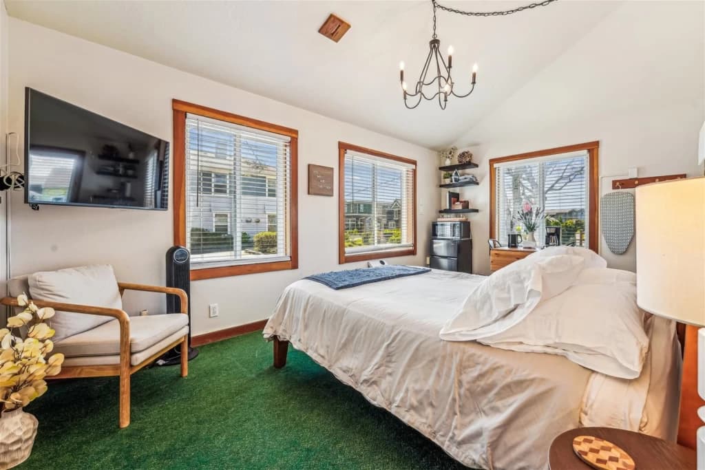 The Harrison Inn* Studio - New Listing, Walk to Everything! vacation rental in Cannon Beach — photo 3
