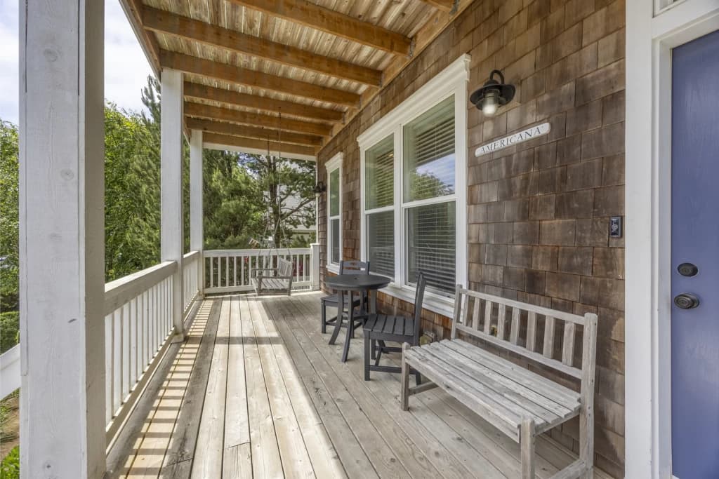 Americana | Bella Beach | Hot Tub | Bikes | Foos Ball | Family Cottage vacation rental in Lincoln Beach — photo 3