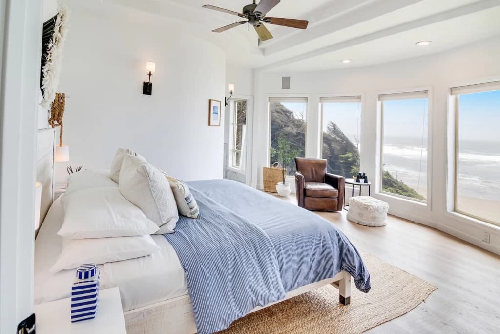 The Coastal Jewel - Seal Rock vacation rental in Seal Rock — photo 2