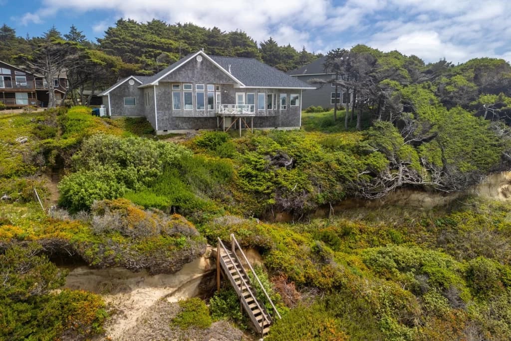 The Coastal Jewel - Seal Rock vacation rental in Seal Rock — photo 4
