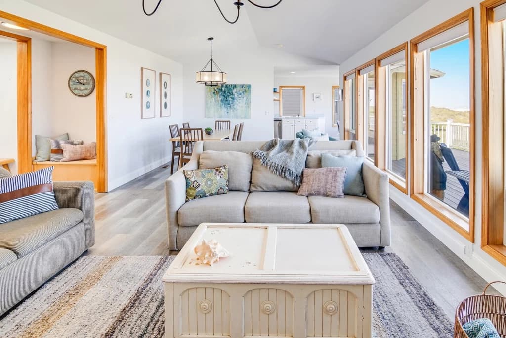 Beach Time - Hot Tub, Dog Friendly, Oceanfront vacation rental in Waldport — photo 3