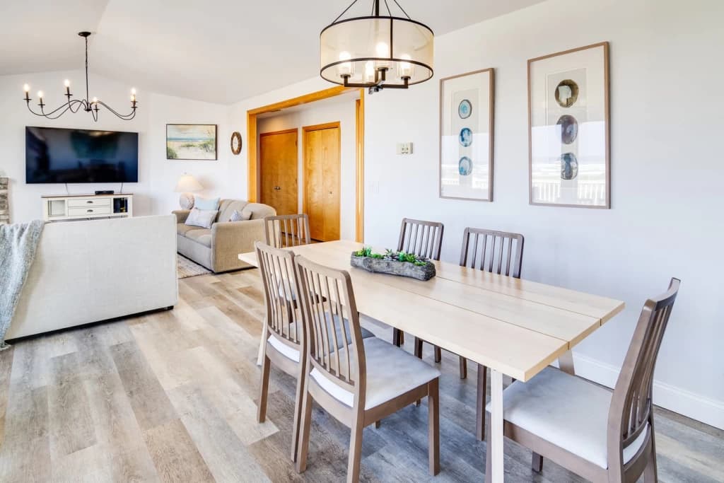 Beach Time - Hot Tub, Dog Friendly, Oceanfront vacation rental in Waldport — photo 4