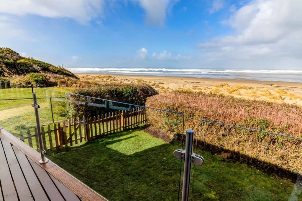 Corona Del Pacifico - Oceanfront, Hot Tub, Sunroom vacation rental in Waldport — photo 5