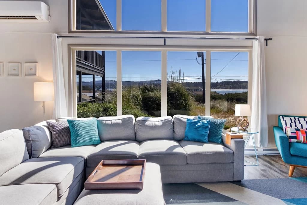 Pacific Chart House - Ocean Front, Game Room vacation rental in Waldport — photo 4