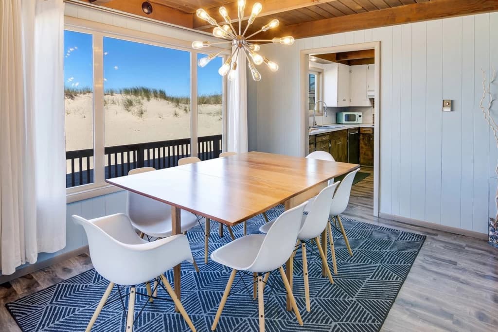 Pacific Chart House - Ocean Front, Game Room vacation rental in Waldport — photo 5