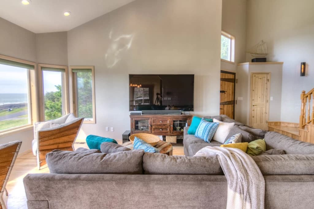 Big Wave Lodge - Dog Friendly, Hot Tub, Ocean View vacation rental in Yachats — photo 3