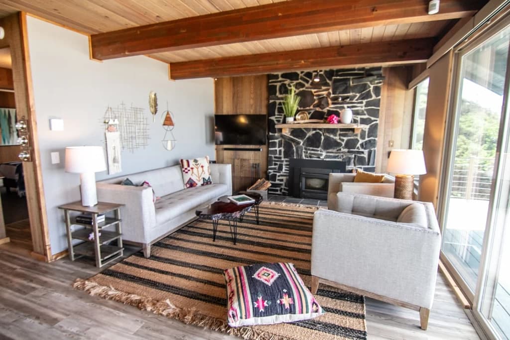 Boho Shores - Dog Friendly, Ocean Front, New Listing! vacation rental in Yachats — photo 3