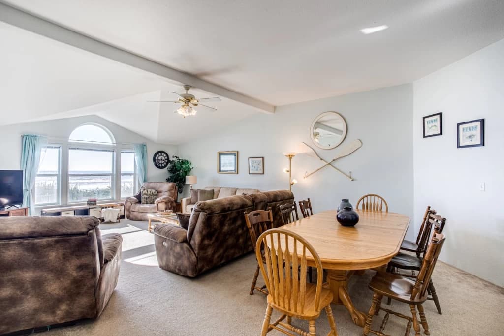 Sunset Beach House vacation rental in Yachats — photo 3