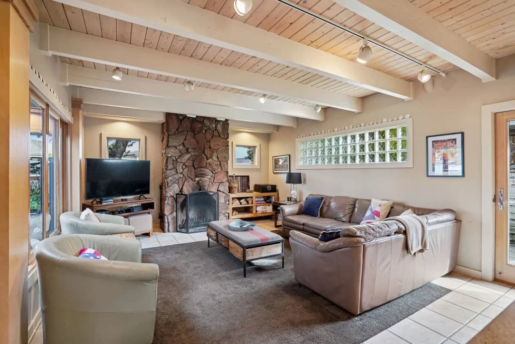 The Sand Dollar vacation rental in Cannon Beach — photo 2