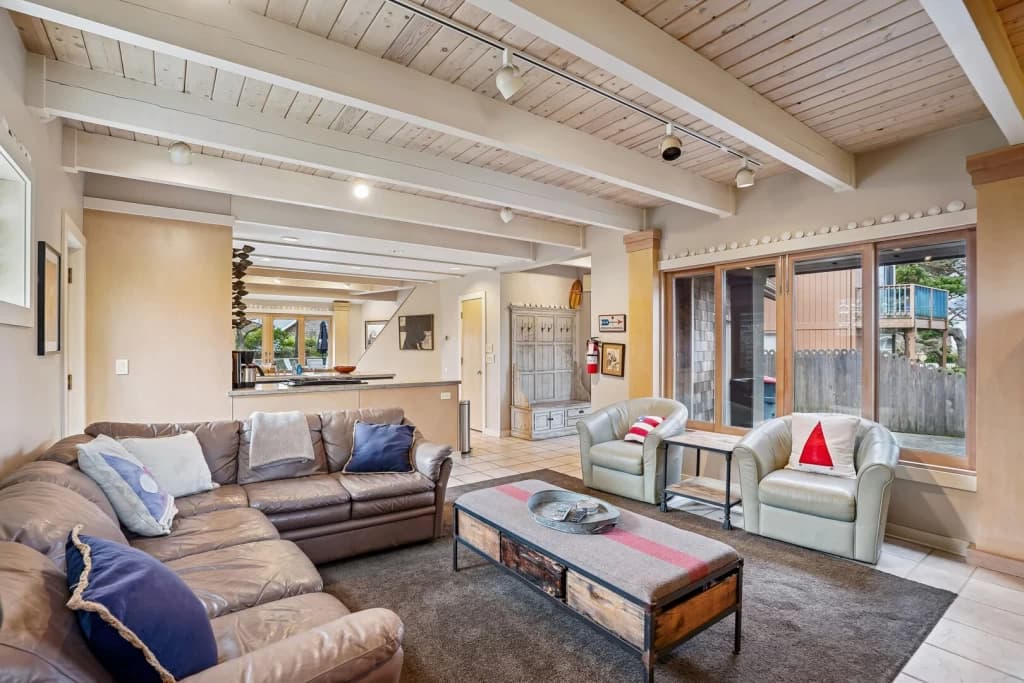 The Sand Dollar vacation rental in Cannon Beach — photo 3