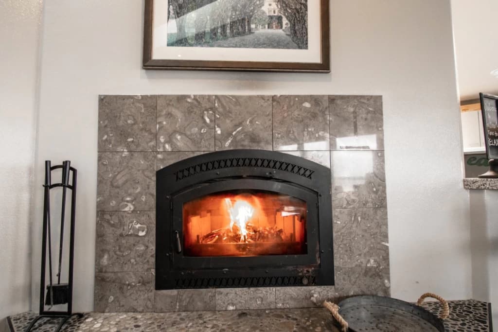Red Door House vacation rental in Waldport — photo 4